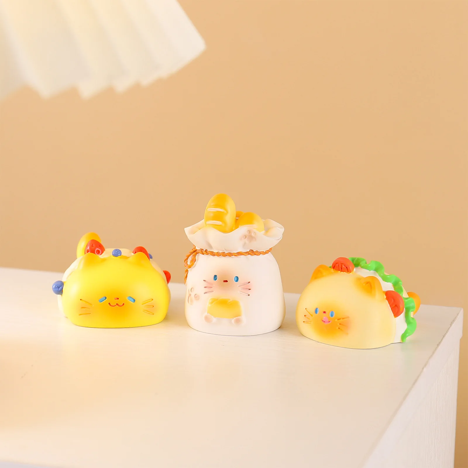 猫フードショップのブラインドボックス。かわいい猫のデザートフ - Resin Art Case のレビューと価格